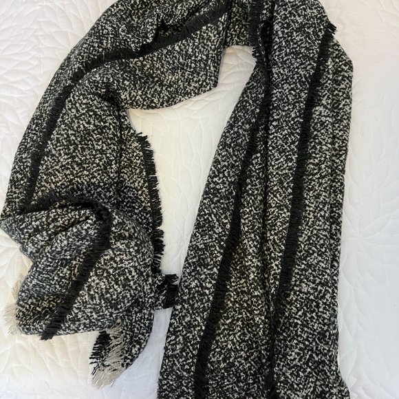 Cozy Knit Scarf - Picture 3 of 5